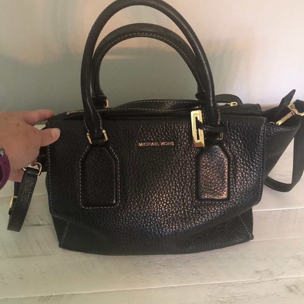 MICHAEL KORS BLACK PEBBLE LEATHER PURSE